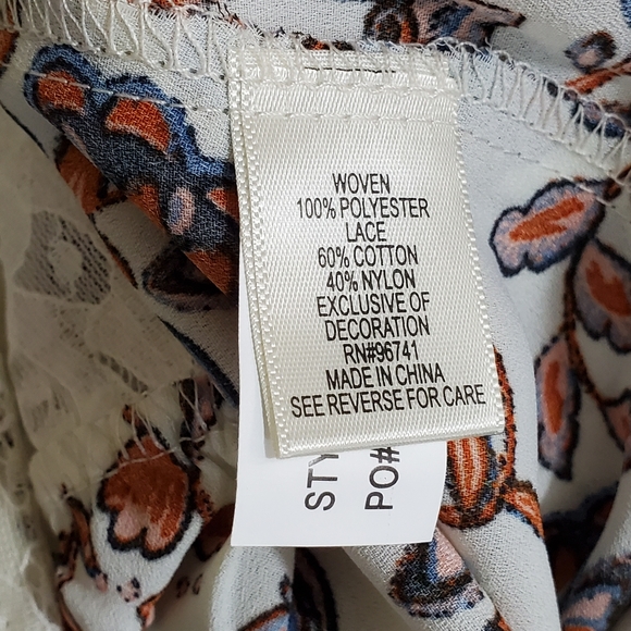 LAST Lace Top Jacquard Plus Sleeveless Self Esteem - Picture 5 of 9